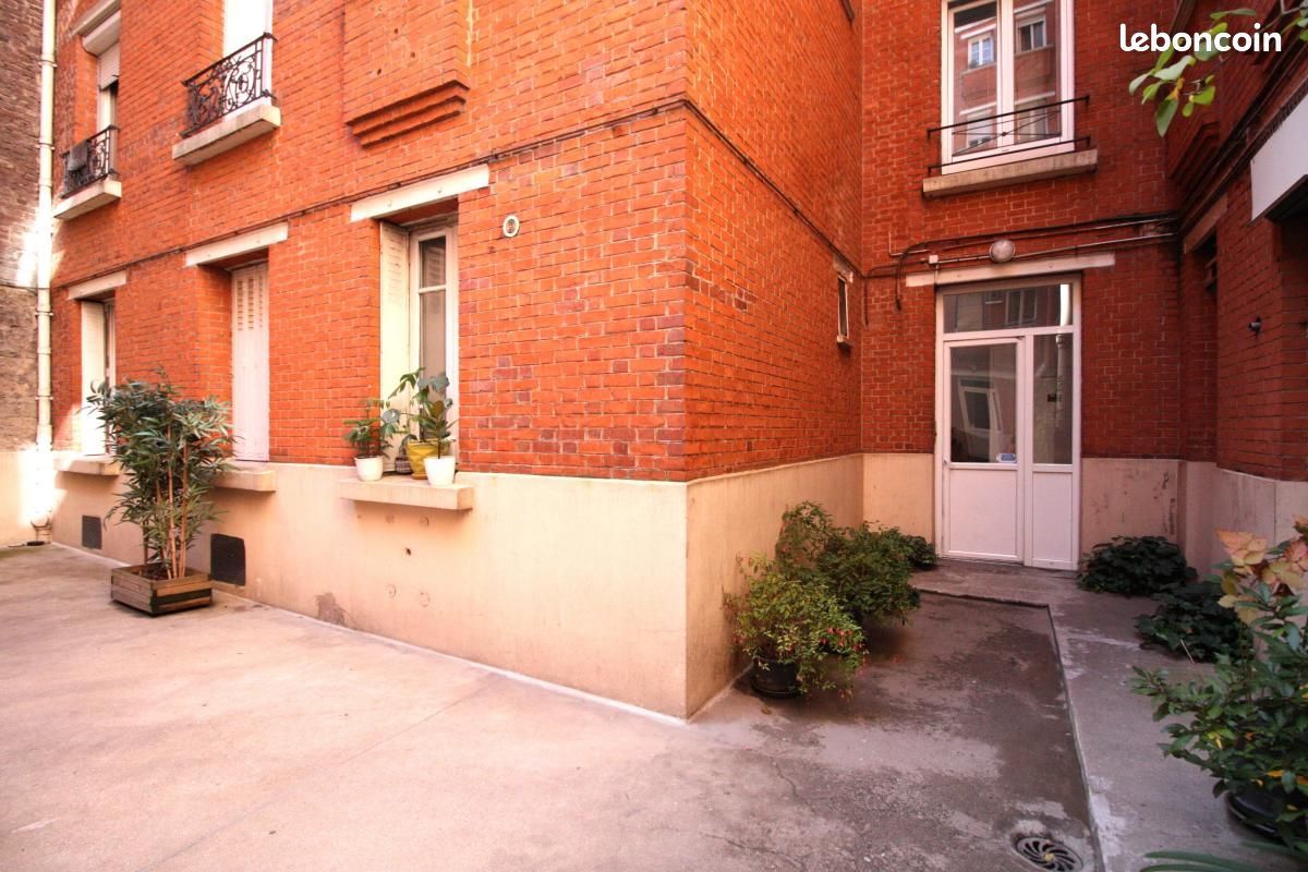 1 bedroom Apartment in Aubervilliers, France No. 162661