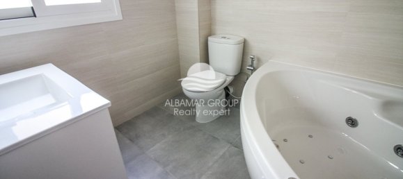 3 bedrooms Apartment in Benidorm, Spain No. 4169 2