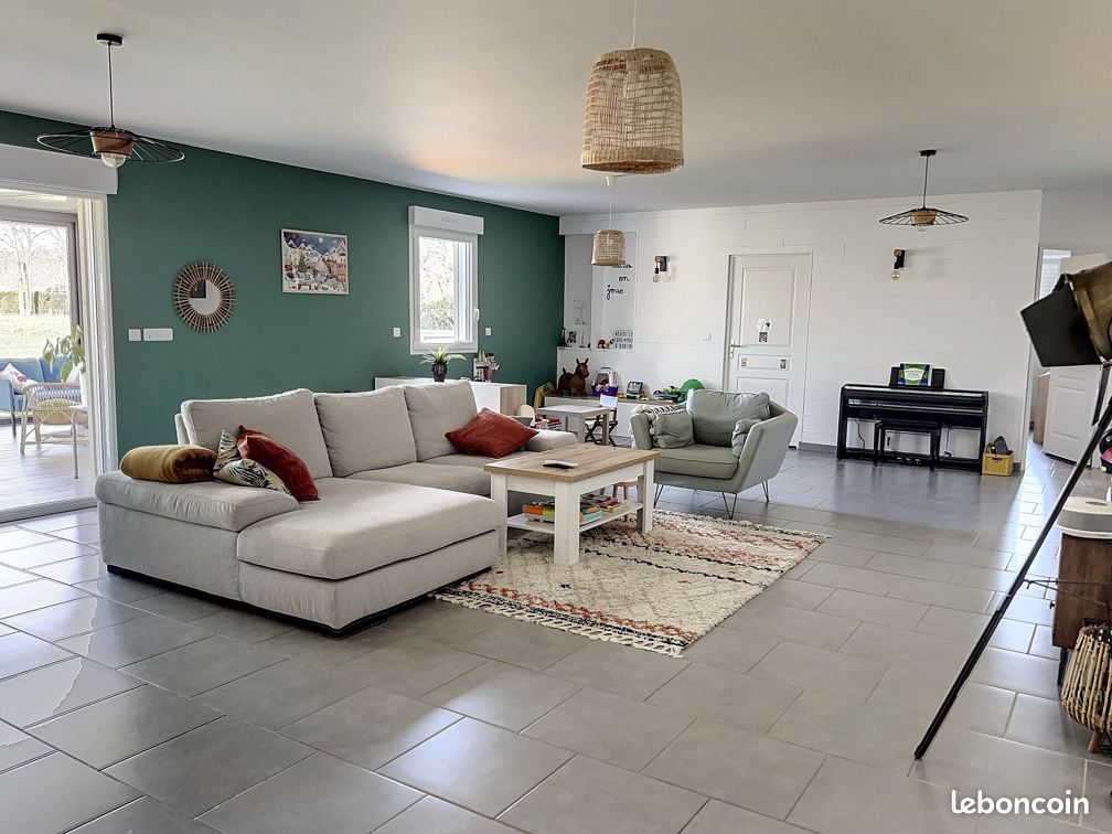 4 غرف نوم منزل في Change, France رقم 95541