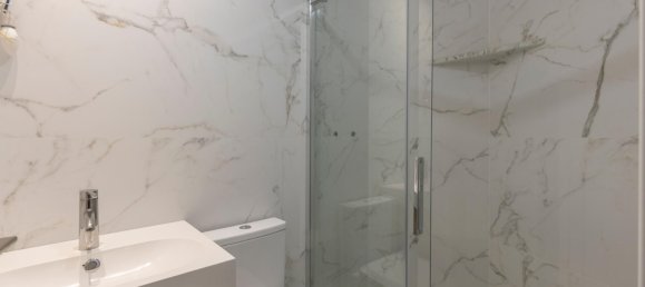 5 bedrooms Apartment in Granada, Spain No. 77319 6