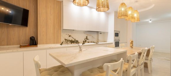 5 bedrooms Apartment in Granada, Spain No. 77319 2