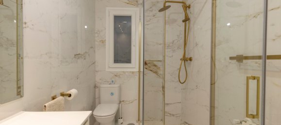 5 bedrooms Apartment in Granada, Spain No. 77319 24