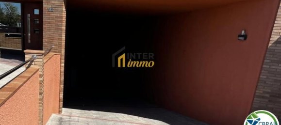  Parking in Figueres, Spain No. 174047 4