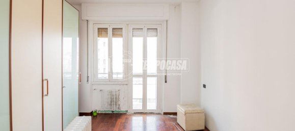 3-salle Appartement à San Donato Milanese, Italy No. 232401 8