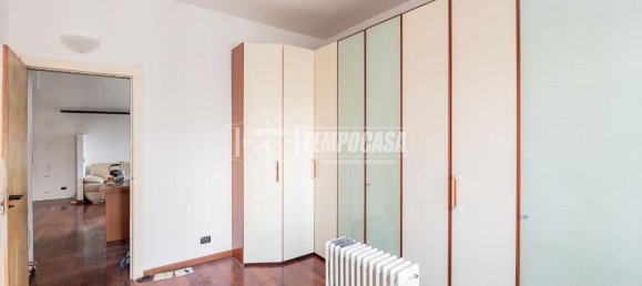 3-salle Appartement à San Donato Milanese, Italy No. 232401 11