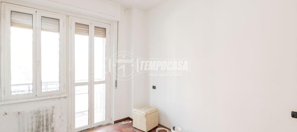 3-salle Appartement à San Donato Milanese, Italy No. 232401 9