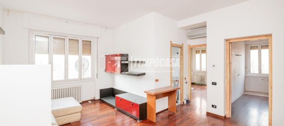 3-salle Appartement à San Donato Milanese, Italy No. 232401 6