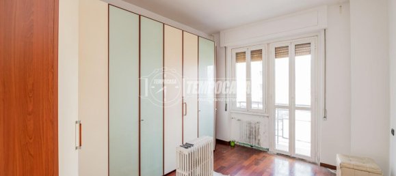3-salle Appartement à San Donato Milanese, Italy No. 232401 7