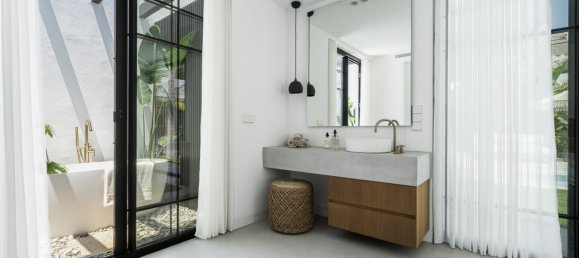 4 bedrooms Villa in Marbella, Spain No. 75139 35