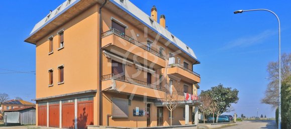 4 bedrooms Apartment in Molinella, Italy No. 347692 11