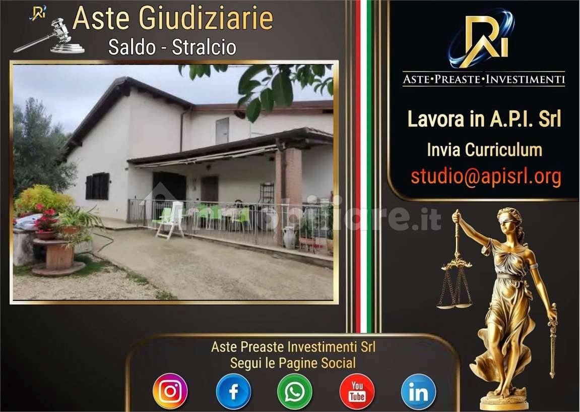 3 bedrooms Villa in Velletri, Italy No. 283495