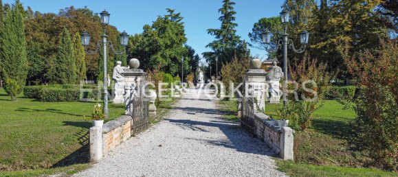 34 bedrooms Villa in San Biagio di Callalta, Italy No. 127368 29