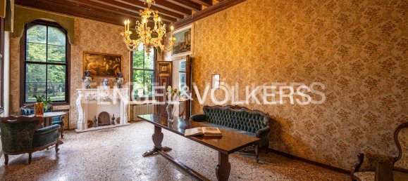 34 bedrooms Villa in San Biagio di Callalta, Italy No. 127368 9
