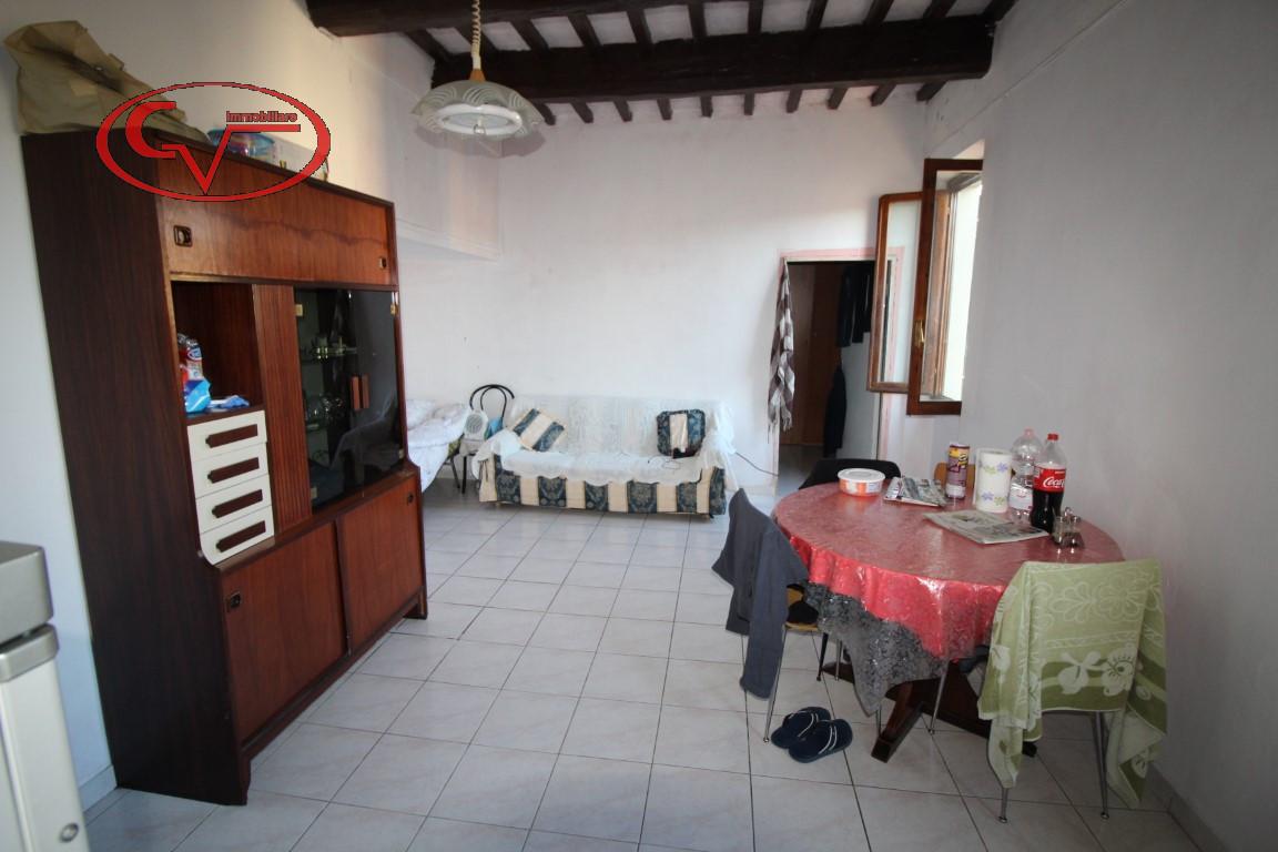 3 rooms Apartment in Terranuova Bracciolini, Italy No. 224901