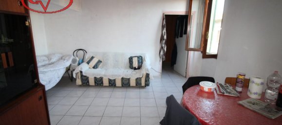 3 rooms Apartment in Terranuova Bracciolini, Italy No. 224901 10