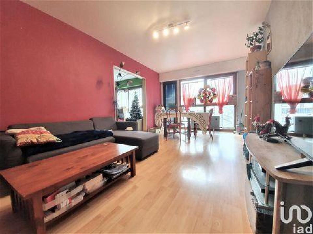 3 bedrooms Condo in Nancy, France No. 8835