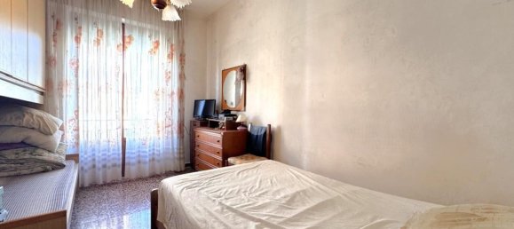 4 rooms Apartment in Montemurlo, Italy No. 268028 15
