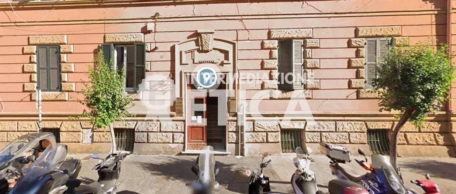 8 chambres Appartement à Rome, Italy No. 379512