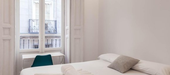 5 bedrooms Apartment in Madrid, Spain No. 27722 16