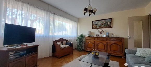 3 rooms Apartment in Chartres, France No. 42420 6