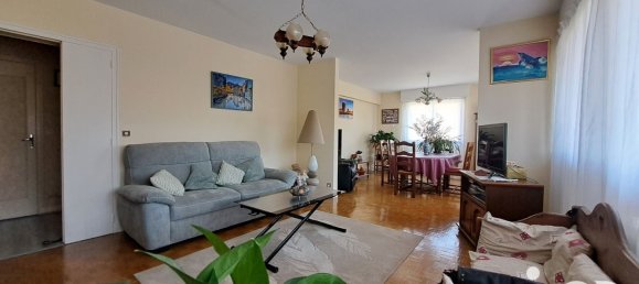 3 rooms Apartment in Chartres, France No. 42420 4