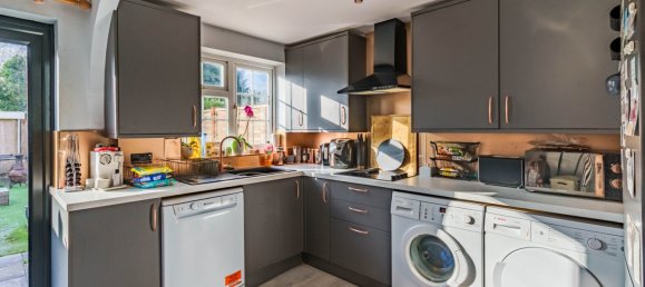 3 Schlafzimmer Haus in Horley, United Kingdom, Nr. 2196 6