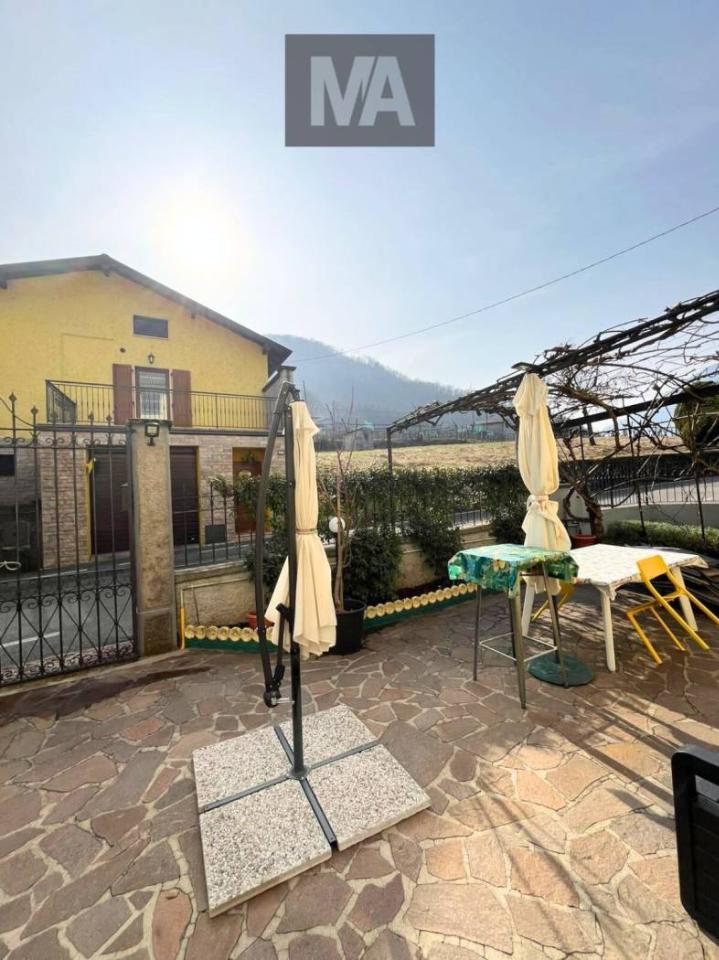 Apartamento de 3 habitaciónes en Endine Gaiano, Italy No. 37545