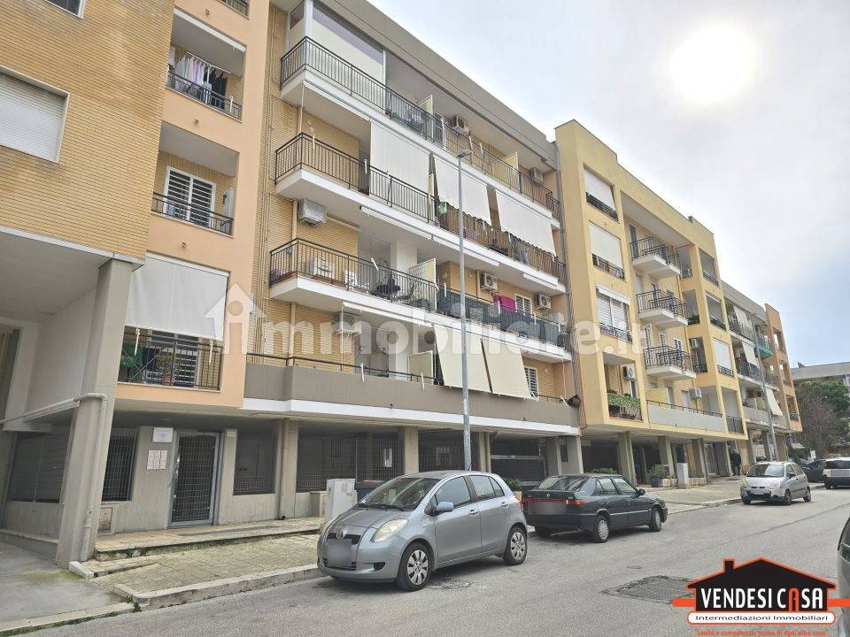 2 غرف نوم شقة في Valenzano, Italy رقم 74307