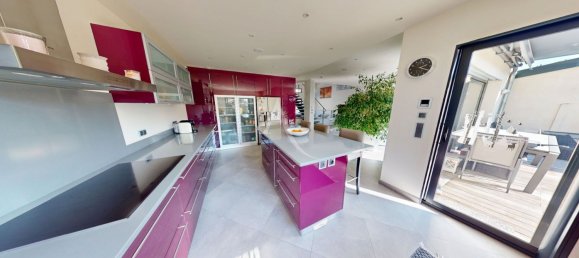 3 bedrooms House in Pontault-Combault, France No. 122975 5