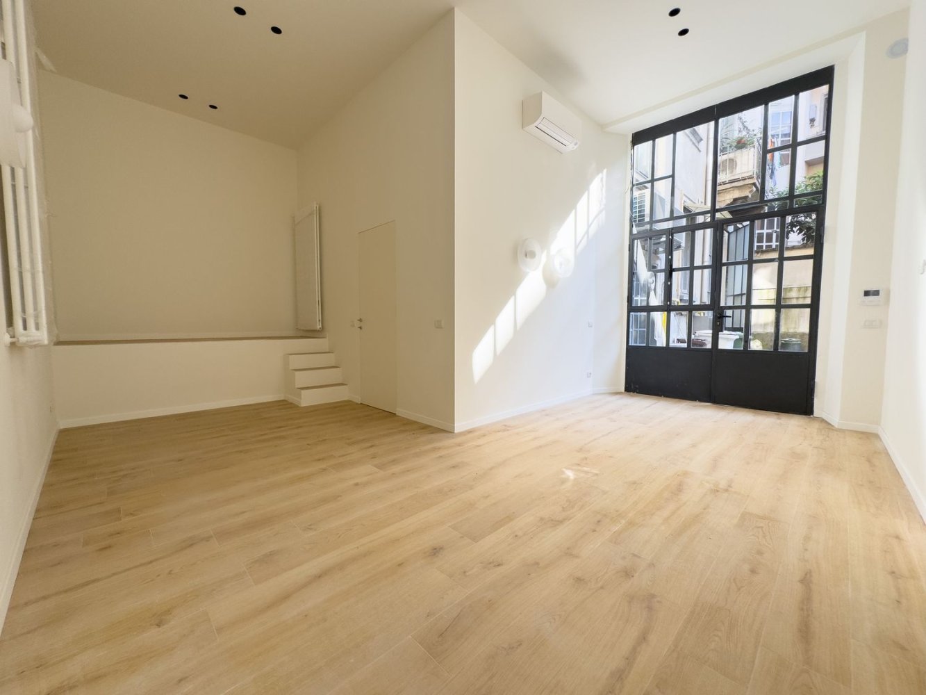 Квартира с 1 спальней в Милан, Италия № 392260