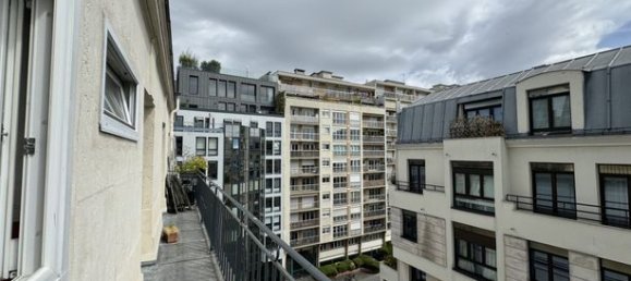 Studio in Paris, France No. 312533 3