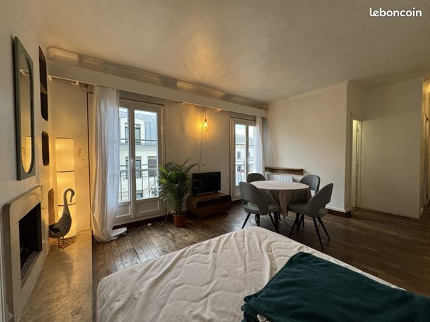 Studio in Paris, France No. 312533