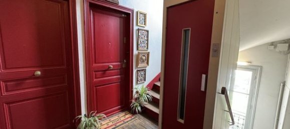 Studio in Paris, France No. 312533 7