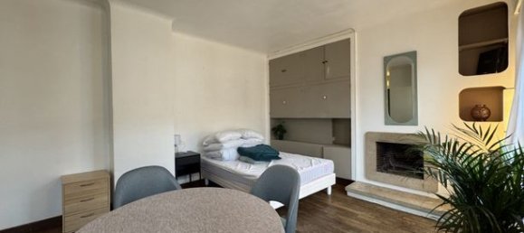 Studio in Paris, France No. 312533 5