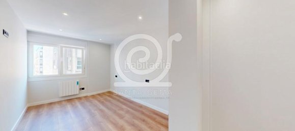 Apartamento de 3 dormitorios en La Coruña, Spain No. 137186 13