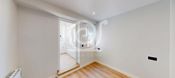 Apartamento de 3 dormitorios en La Coruña, Spain No. 137186 2