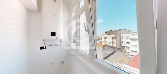 Apartamento de 3 dormitorios en La Coruña, Spain No. 137186 4