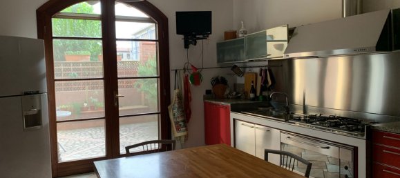 9 rooms Villa in Ferrara, Italy No. 113967 2