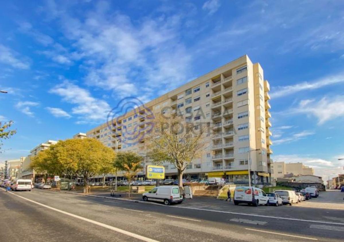 Квартира с 3 спальнями в Порту, Португалия № 5890