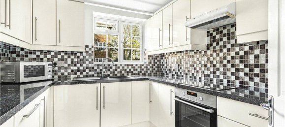 3 bedrooms Apartment in Surrey, United Kingdom No. 8587 7