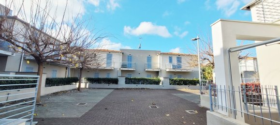 4-salle Appartement à San Bartolomeo al Mare, Italy No. 36591 18