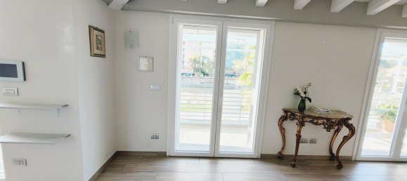 4-salle Appartement à San Bartolomeo al Mare, Italy No. 36591 30