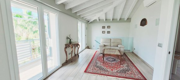 4-salle Appartement à San Bartolomeo al Mare, Italy No. 36591 38