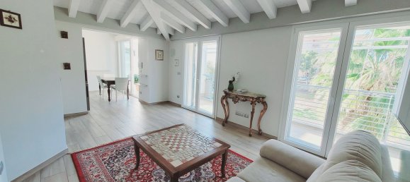 4-salle Appartement à San Bartolomeo al Mare, Italy No. 36591 47