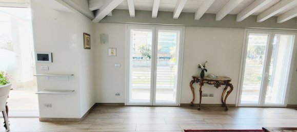 4-salle Appartement à San Bartolomeo al Mare, Italy No. 36591 28