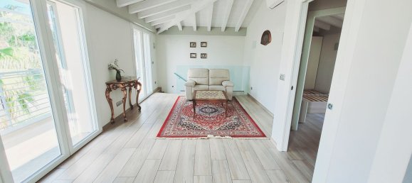 4-salle Appartement à San Bartolomeo al Mare, Italy No. 36591 36