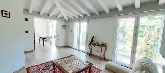 4-salle Appartement à San Bartolomeo al Mare, Italy No. 36591 48