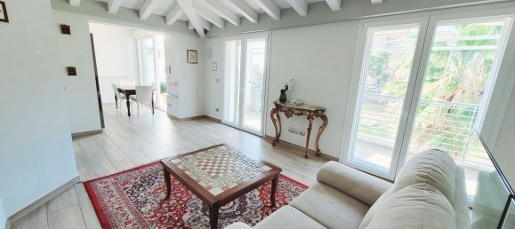4-salle Appartement à San Bartolomeo al Mare, Italy No. 36591 2