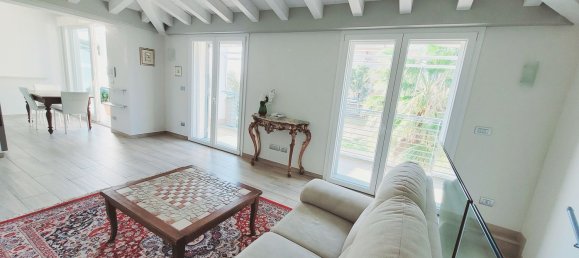 4-salle Appartement à San Bartolomeo al Mare, Italy No. 36591 3