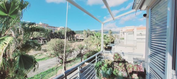 4-salle Appartement à San Bartolomeo al Mare, Italy No. 36591 23